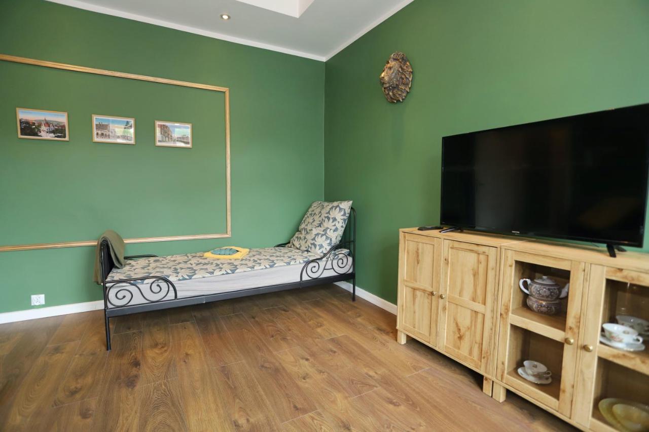 Apartament Stary Zdroj วาลบ์จิก ภายนอก รูปภาพ