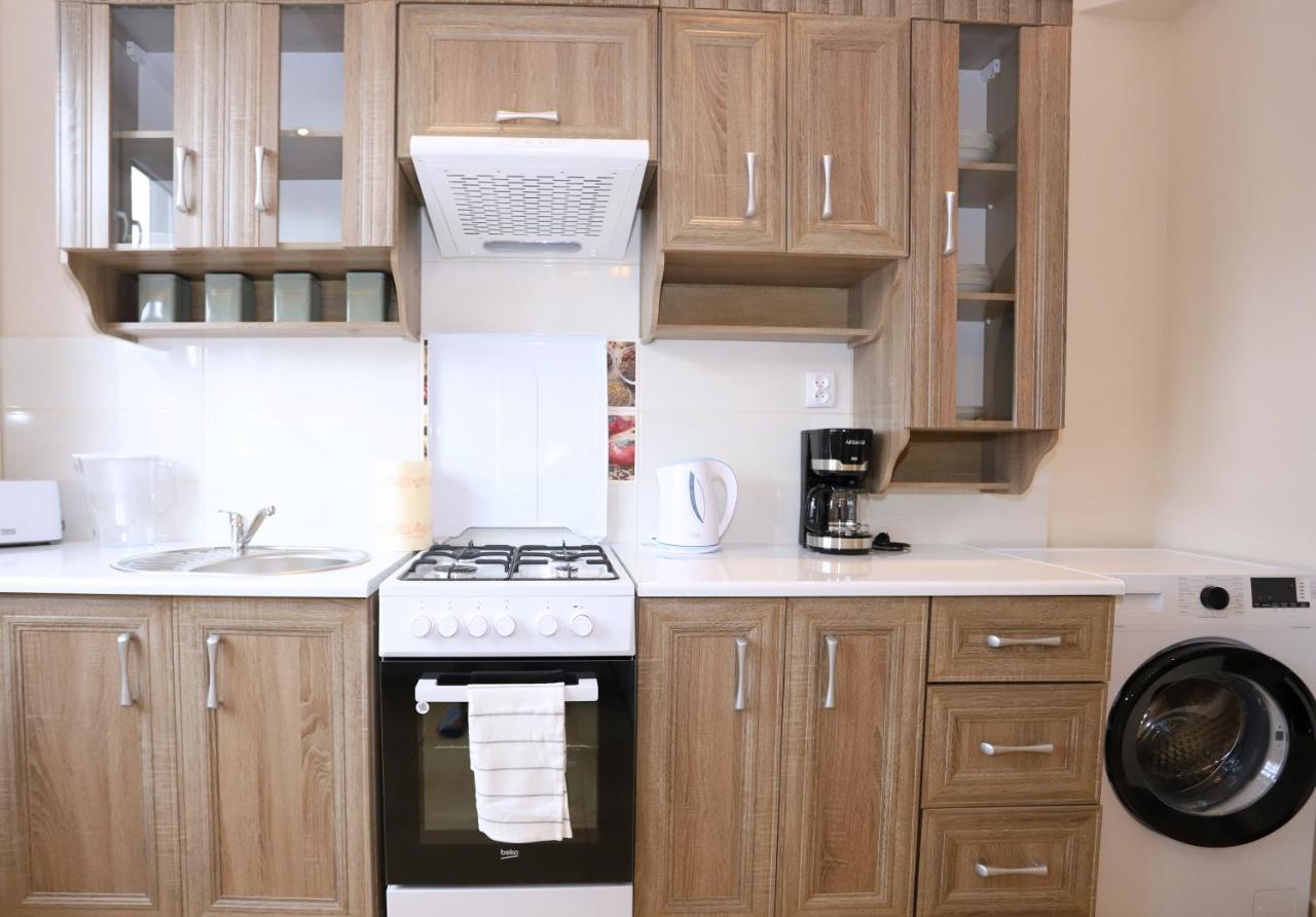 Apartament Stary Zdroj วาลบ์จิก ภายนอก รูปภาพ