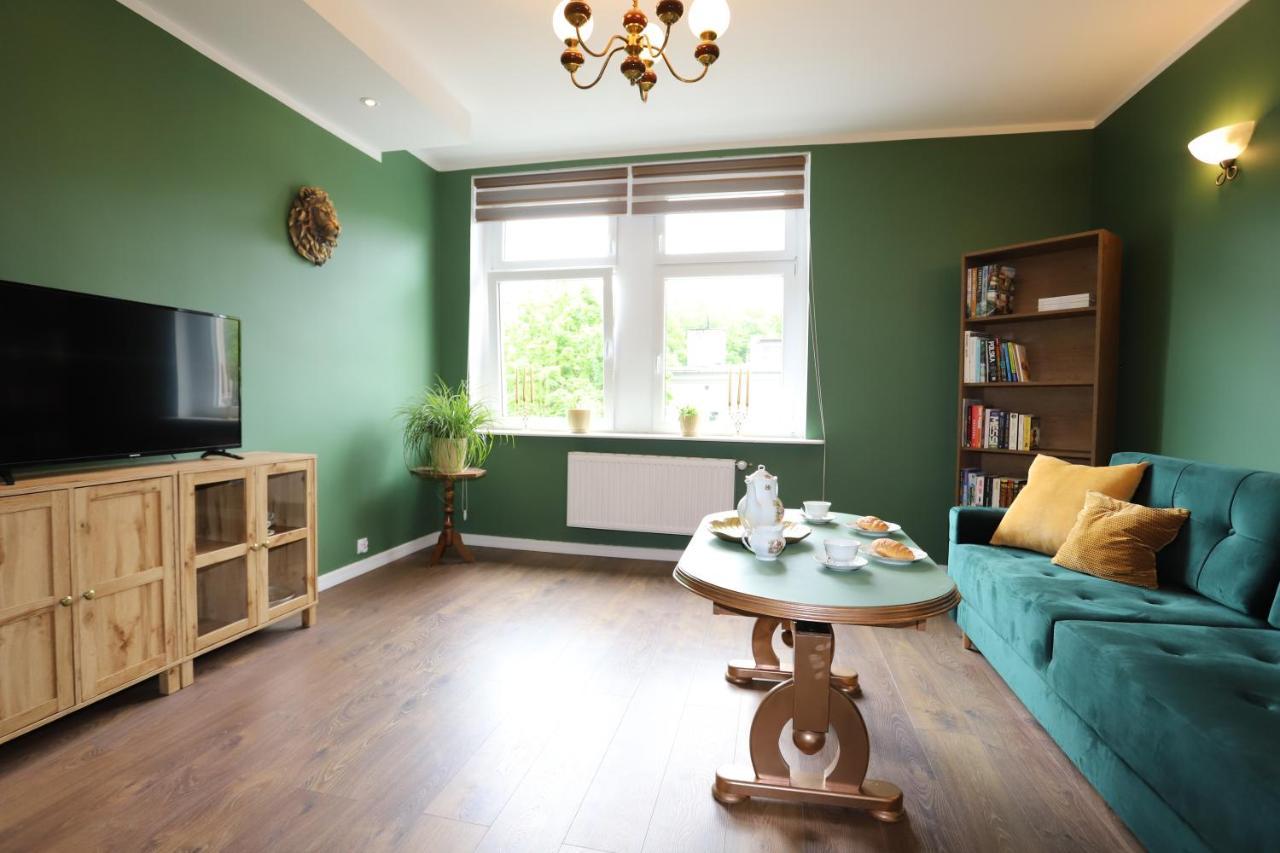 Apartament Stary Zdroj วาลบ์จิก ภายนอก รูปภาพ