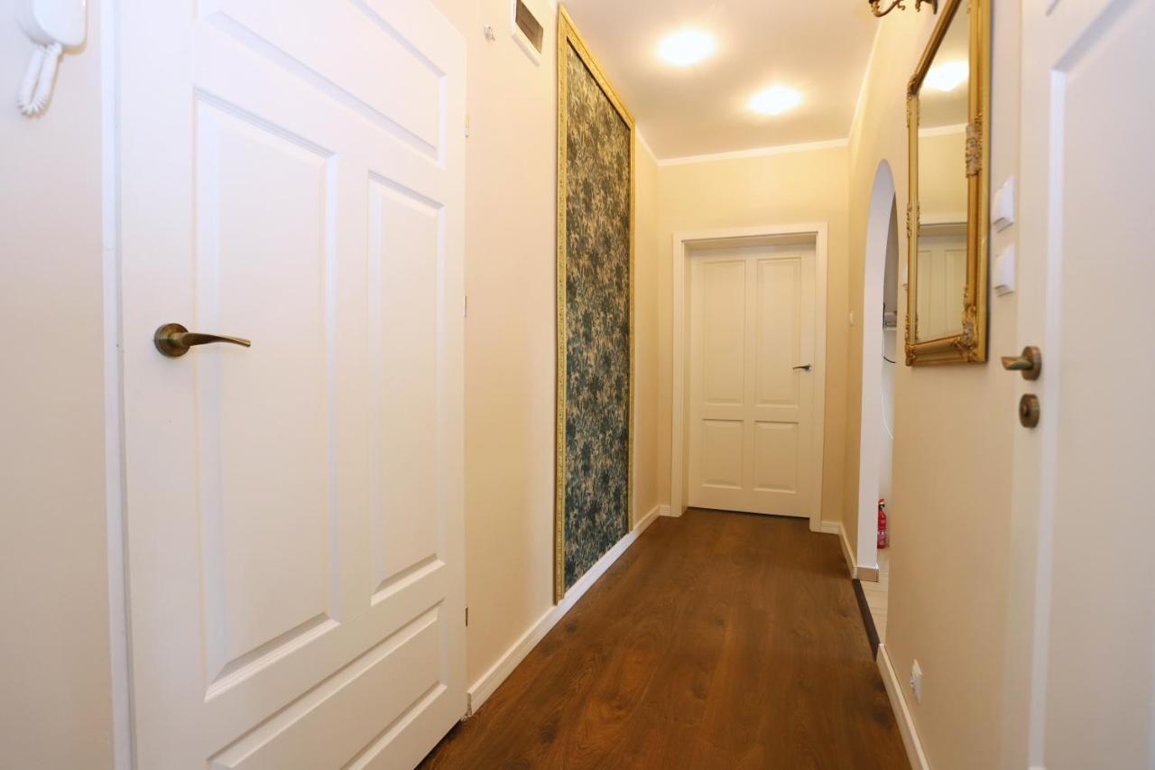Apartament Stary Zdroj วาลบ์จิก ภายนอก รูปภาพ